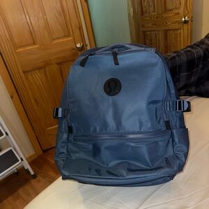 Lululemon backpack crew 22L
